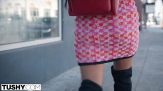Zoe Bloom élvezi ha popsiba basszák