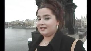Dagadt amatőr hatalmas keblű magyar kisasszony popóba kefélve