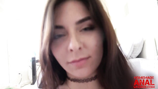 Keira Croft popsija keményen megrakva