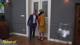 Mature.nl - Vén asszony hátsó bejáratba rakva