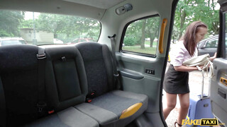 Fake Taxi  - Méretes keblű fiatal kiscsaj megdöngetve