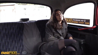 Fake Taxi - Aysha a izgató olasz tini csajszi