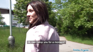 Public Agent - Méretes csöcsű tini benne van a dugásban