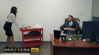 Brazzers - Ella Knox az óriás kannás kolumbiai kiscsaj