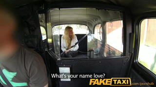 FakeTaxi szőrös puncis vörös picsa