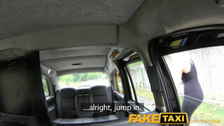 FakeTaxi - isteni testű világos szőke bige szeret kefélni