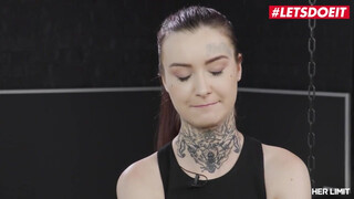 HerLimit - Tabitha Poison tetovált cseh nőci nem pinába kéri