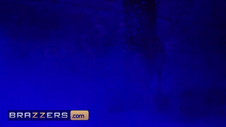 Brazzers - Cherie Deville popsikája is megdugva