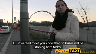 FakeTaxi - Fiatal ápoló spiné szexel a taxiban