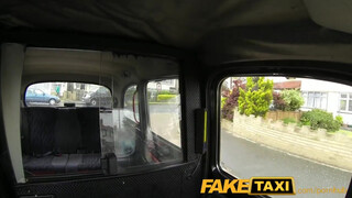 FakeTaxi - egy bombázó irodista hölgyemény