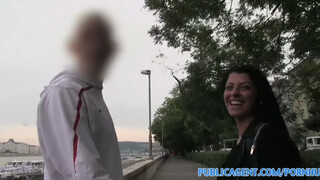 PublicAgent - Vivien Bell a fullos roma picsa