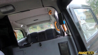 Fake Taxi - Cuki kisasszony dugni akar a taxiban