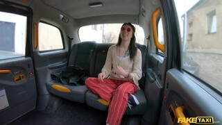 Fake Taxi - Giada Suicide a tetovált hippi
