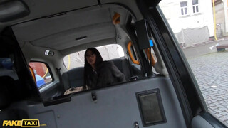 Fake Taxi - Mali Ubon a dögös brazil csaj