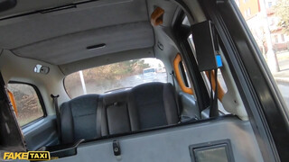 Fake Taxi - Didi Zerati a méretes didkós francia nőci