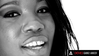DevilsGangbangs - Mya Mays és a 4 fehér kukac