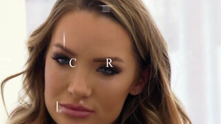 Cali Carter megkúrelva az irodában