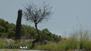PrivateBlack - Carolina Savage popsiba dugva a billiárd asztalon