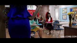 Angela White és Georgia Jones megbüntetik a kurva tini diákokat