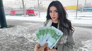 Vonatbéli csábítás: bulát szólítunk meg castingra közvetlenül a szekrényben