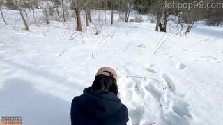 Ázsiai fitnesz lány rendesen megrakva a hidegben -20°c-on