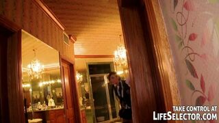 Gyengéd kaland a Life Selector világában: Vad iskolás lányok legelső élményei Isis Taylorral és barátnőivel anális hármasban